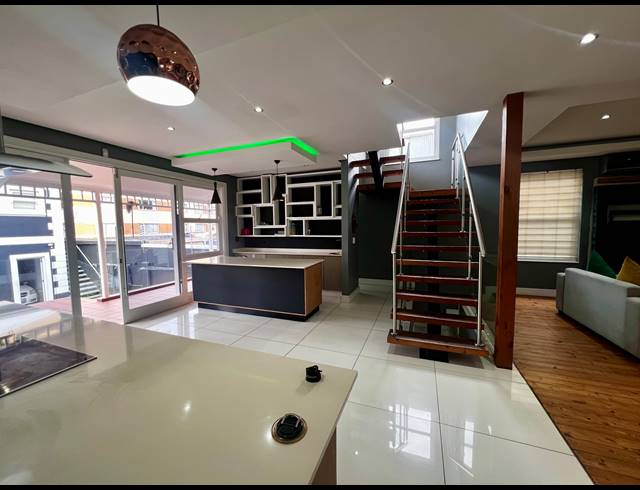 4 BEDROOM FREESTANDING FOR SALE IN WINDERMERE